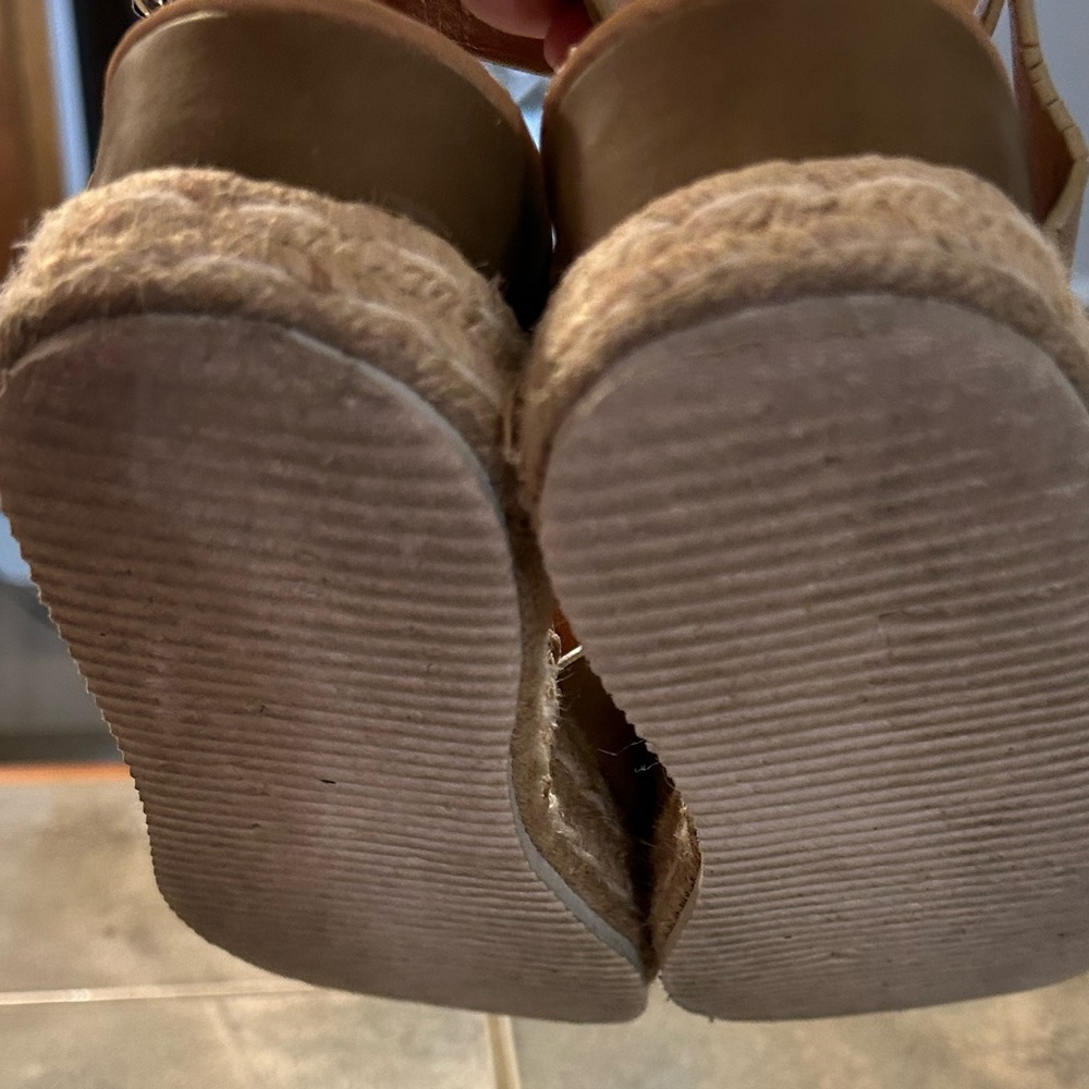 Amazon Sandals - Picture 3 of 3